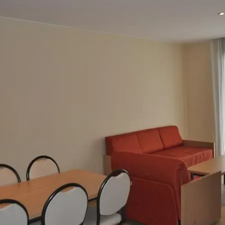 Ar Trimar Apartment